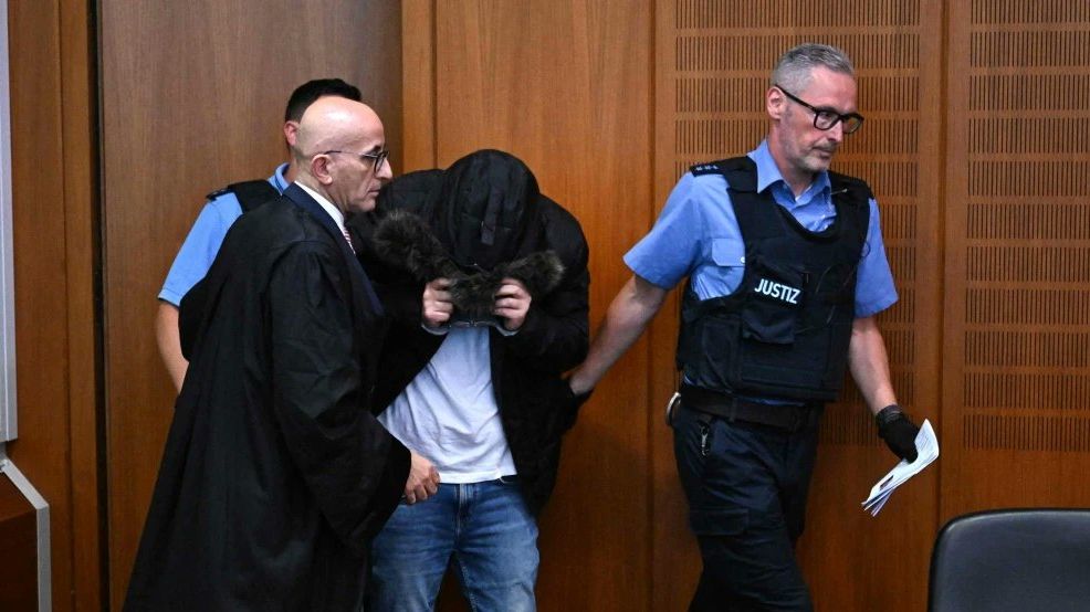 Syrský lékař dostal za mučení vězňů Asadova režimu od německého soudu doživotí