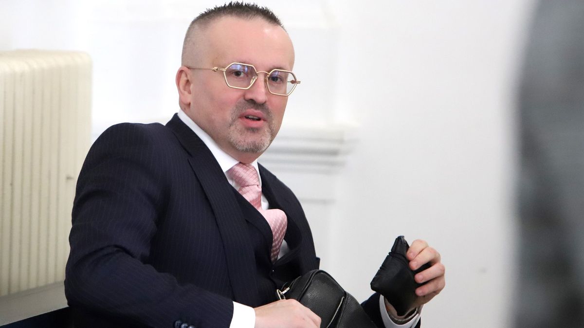 Bývalý šéf slovenské tajné služby byl zproštěn obžaloby z přijímání úplatku