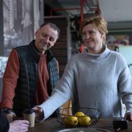 V seriálu Místo zločinu Zlín hraje šéfa mordparty Radek Holub, jeho kolegyni ztvárňuje Jitka Schneiderová.