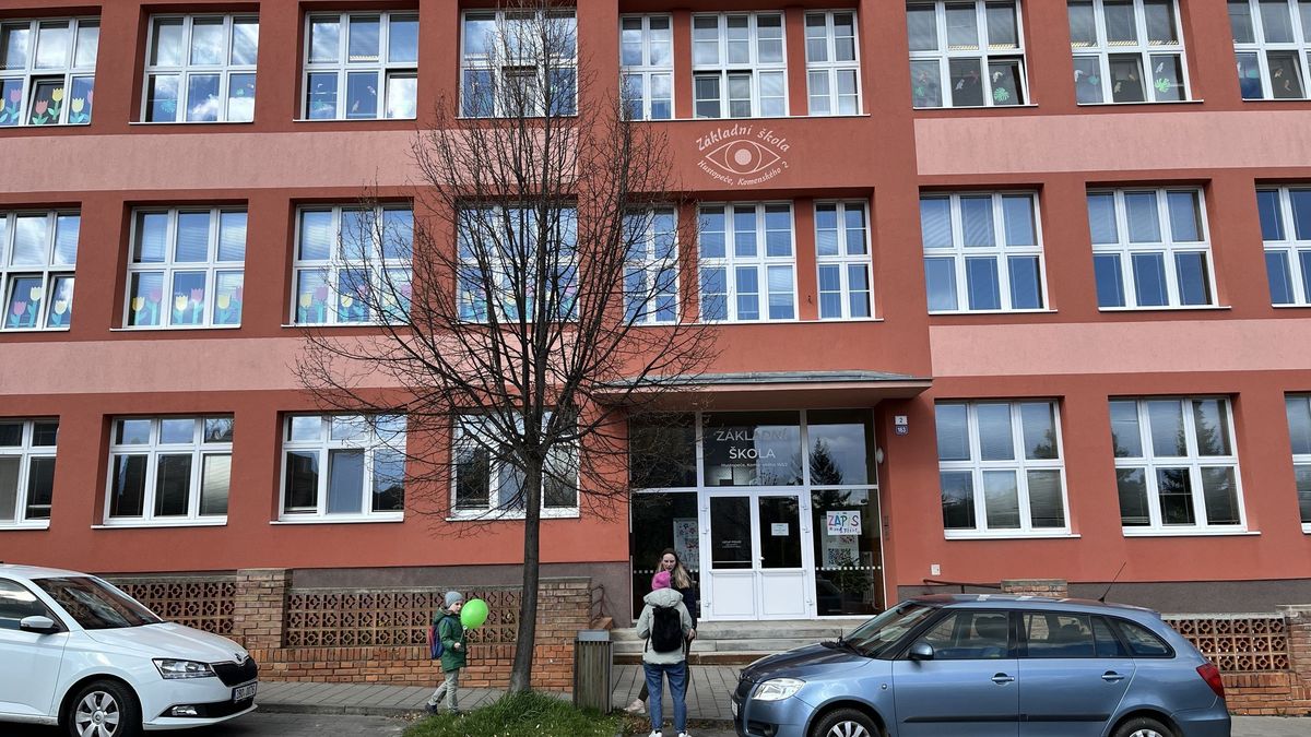Odvolejte ředitele školy, žádala Školská rada. Město chce počkat na výsledky kontrol