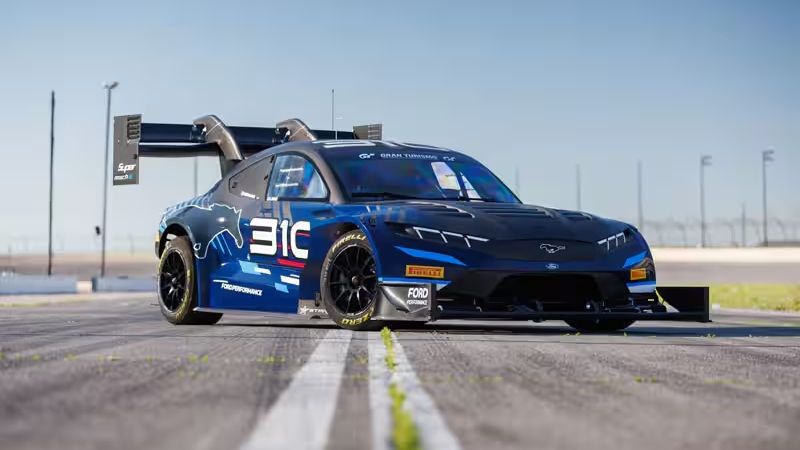 Ford představil Super Mustang, elektrické monstrum míří na závod do oblak