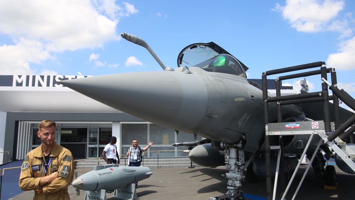FOTO: Pařížský aerosalon v obrazech