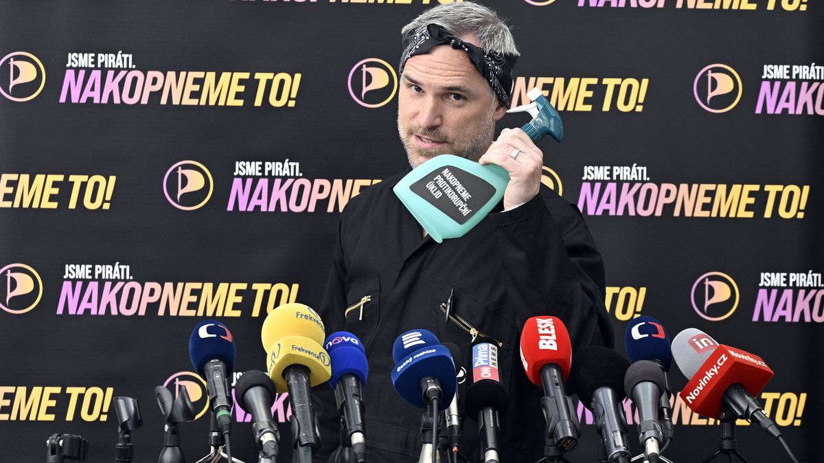 Předsednická groteska: Hřib si pivo s Fialou a Rakušanem rozmyslel