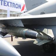 Francouzská klouzavá bomba Hammer pod křídlem Rafalu