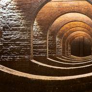 Rekonstrukce historického vodárenského areálu bývalých městských vodojemů v lokalitě Žlutý kopec v Brně od David Prudík architekti je zpřístupněním stávajících inženýrských staveb, a tím i otevřením světa, který zůstává mnohým skrytý. 