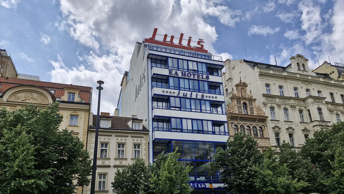 Část apartmánů hotelu Juliš v centru Prahy je na prodej