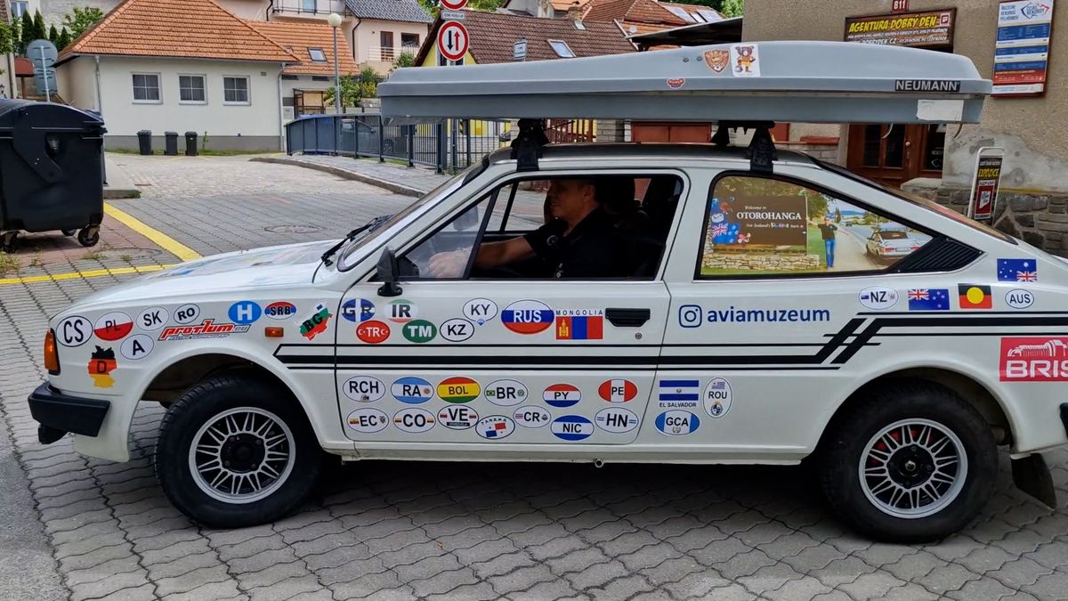 Čech projel ve staré škodovce kus světa. Rekordně dlouhá cesta se neobešla bez útrap