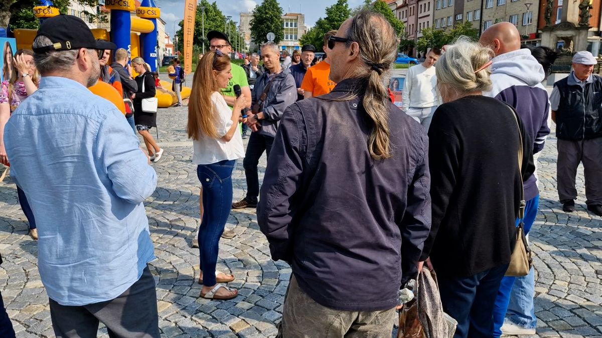Na budoucí ministryni spravedlnosti křičeli kritici kvůli Ukrajině i bitcoinům. Decroix se na mítinku vytočit nenechala