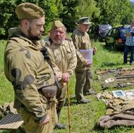 Členové Klubu vojenské historie Arco předvedli u partyzánské osady Nová Huť vybavení ruské armády.