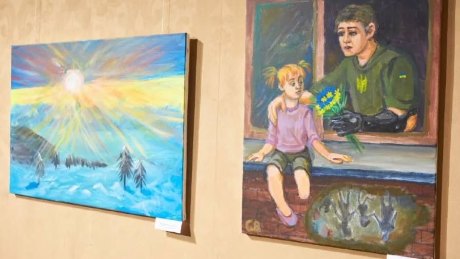 Ukrajinské zdravotnice sdílely v Česku zkušenosti z války. Zraněným pomáhá i arteterapie