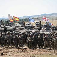 Cvičení Immediate Response 2025 se účastní přes 12 tisíc vojáků nejen ze států NATO. Největší část probíhá v Řecku. 