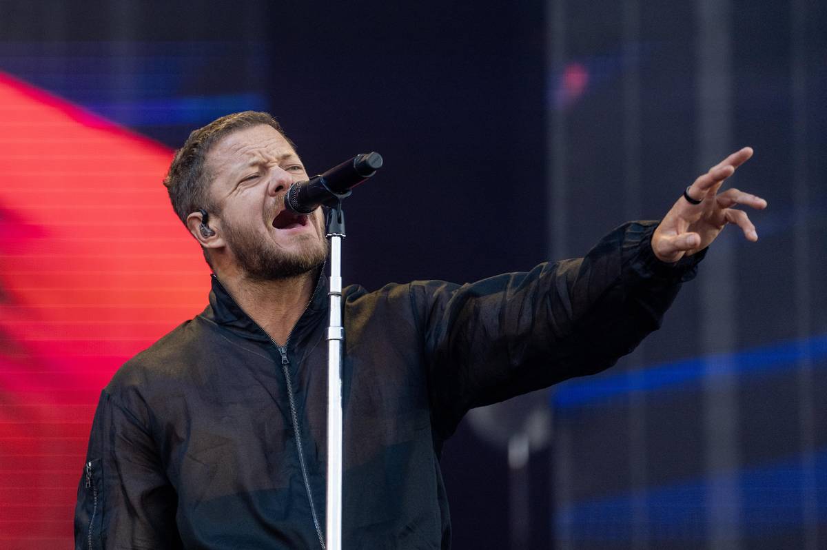 V čele Imagine Dragons stojí zpěvák Dan Reynolds