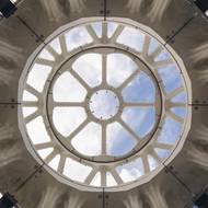 Pohled skrz kupoli vzhůru je jako pohled přes krajku…