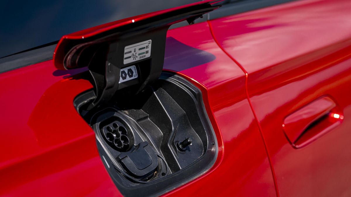 Senát se postavil proti dotacím na elektromobily