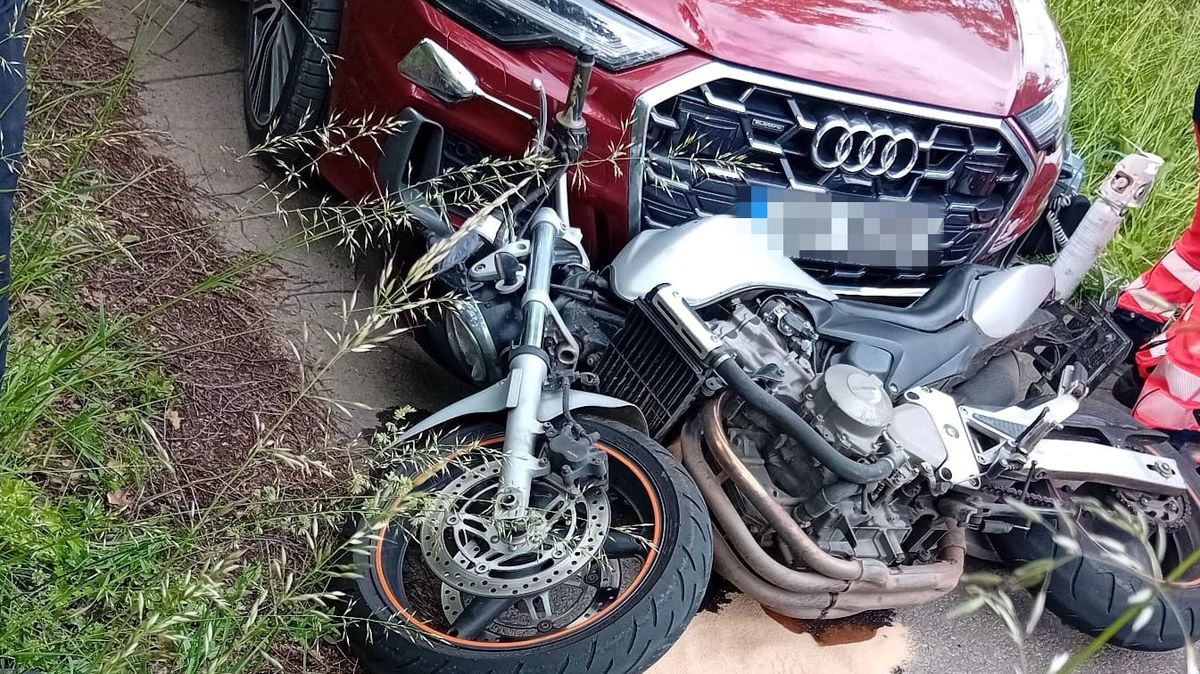 Na Písecku se srazil motorkář s autem