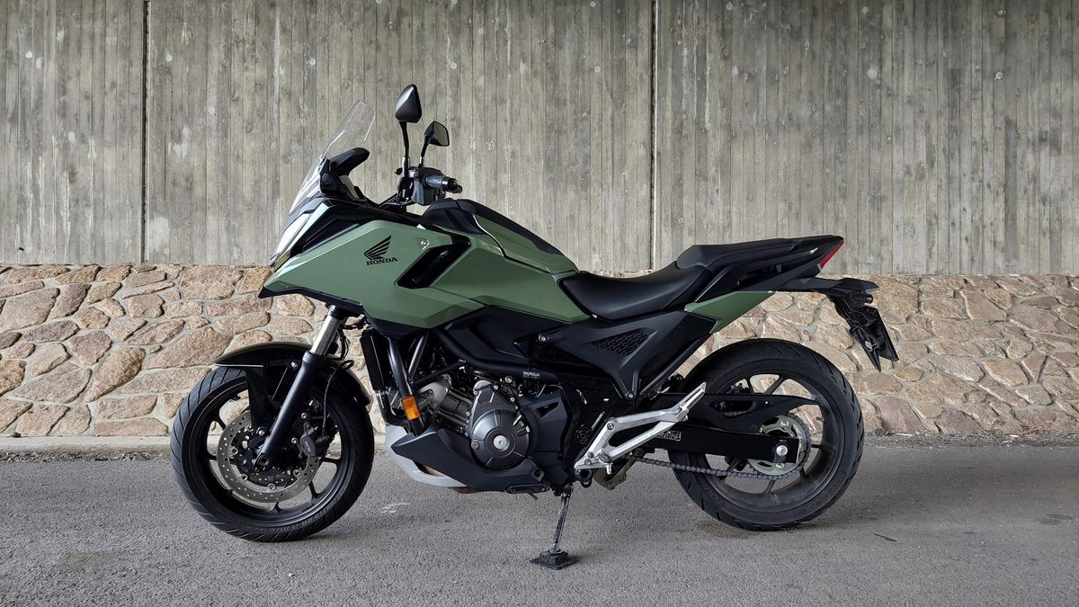 Jeden motocykl pro všechno. Test Hondy NC750X s automatem