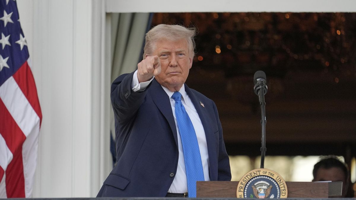 Silný a drsný útok. Trump ukrajinský úder na ruská letiště obdivuje, píše Axios