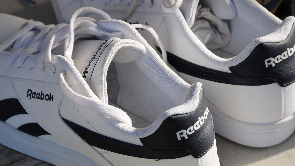 Zákazníci mají smůlu. Zboží koupené v kuriózní „slevové akci“ Reebok dodat nemusí