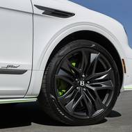 Speciální jsou 23palcové disky.