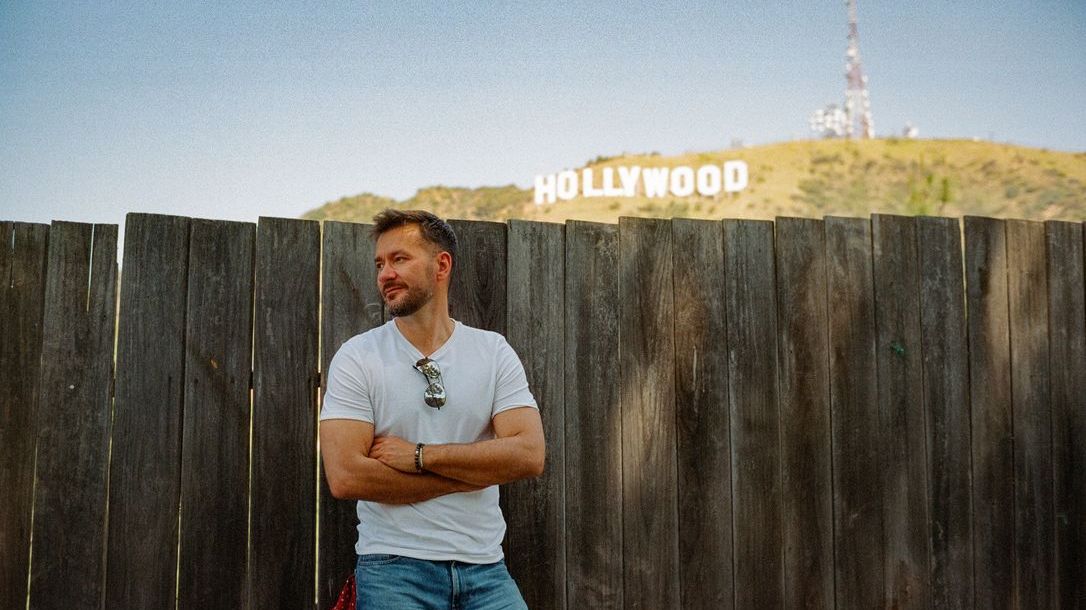 V Los Angeles má atmosféru každý roh, říká o své cestě po Americe zpěvák Marek Ztracený