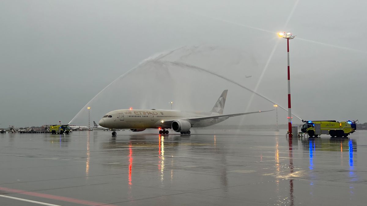 Český pilot Etihad nezahálel. V Praze byl z Abú Dhabí za 5 hodin a 27 minut