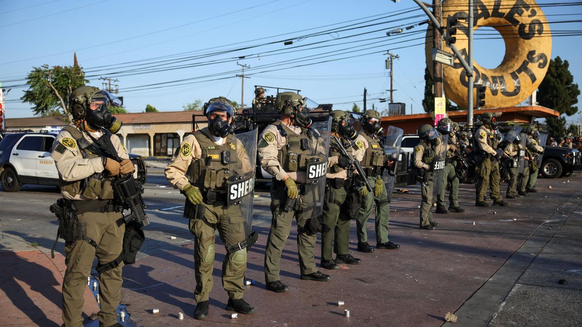 Národní garda se v Los Angeles střetla s demonstranty