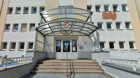 Detektivové z NCOZ zasahují ve třech krajích 