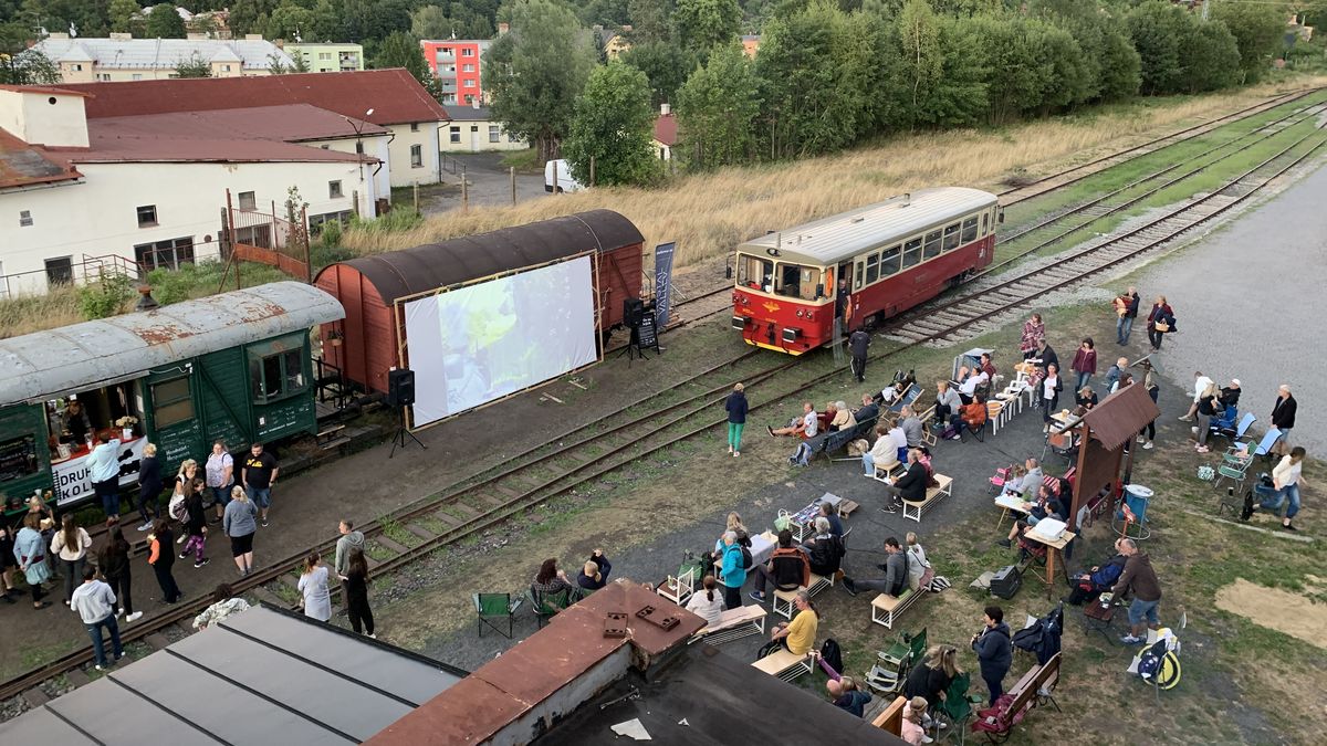 Čeští šotouši budou slavit ve velkém. Kulaté jubileum připomene i unikátní kniha