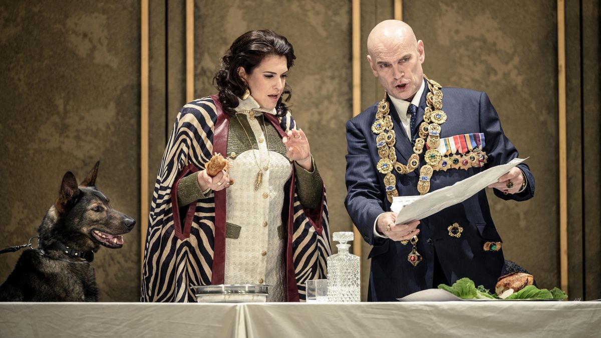 RECENZE: Operní Lear o brutálním rozkladu světa