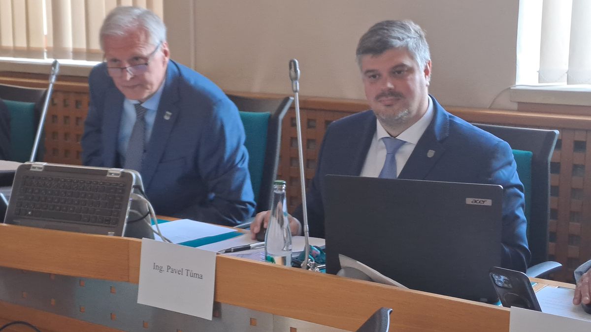 Rebelie v Chomutově. Radní za ANO výzvu k rezignaci nepřijali
