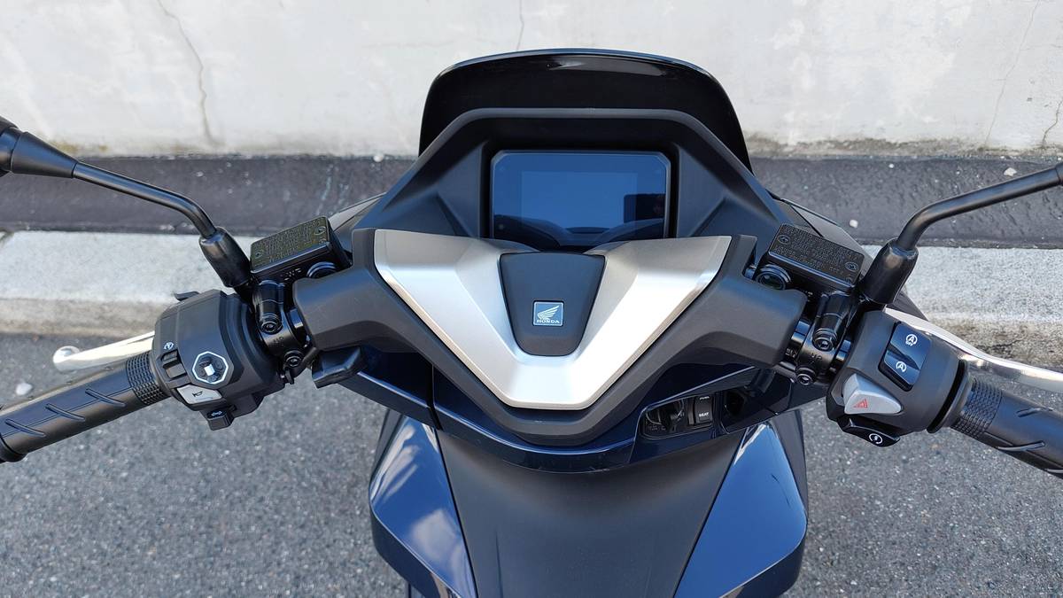 Honda PCX 125 DX z pohledu řidiče