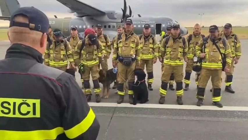 Čeští hasiči míří do Texasu, budou pomáhat s pátráním po pohřešovaných