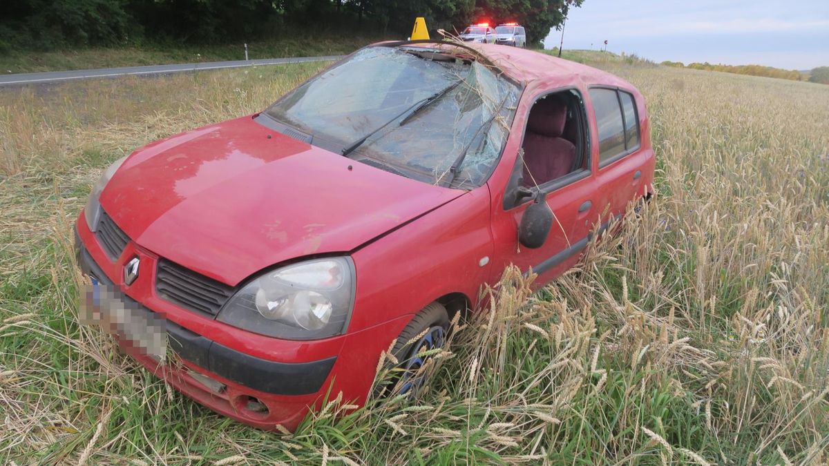 Řidič na Karlovarsku boural. Nadýchal skoro tři promile