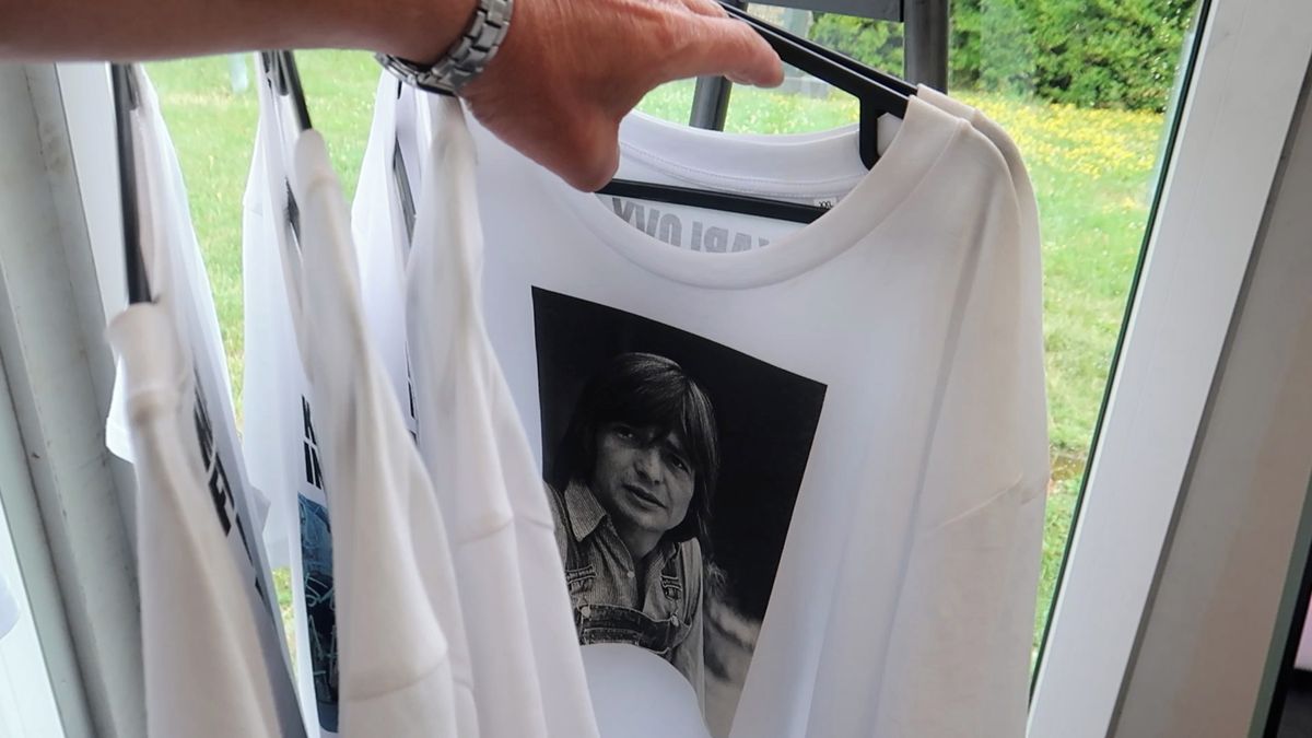 Nejžádanějším suvenýrem z Varů se stalo tričko s Bartoškou