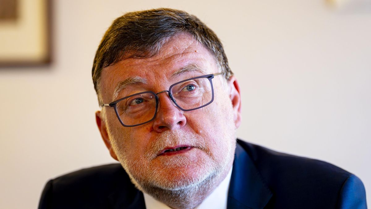Dukovany a peníze na obranu zvýší schodek o 50 miliard, hájí rozpočet Stanjura
