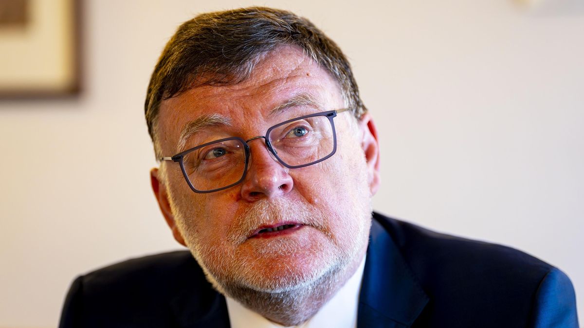 „Rozpočet s tím nepočítá.“ Jurečka se zvýšením platů státních zaměstnanců u Stanjury narazil