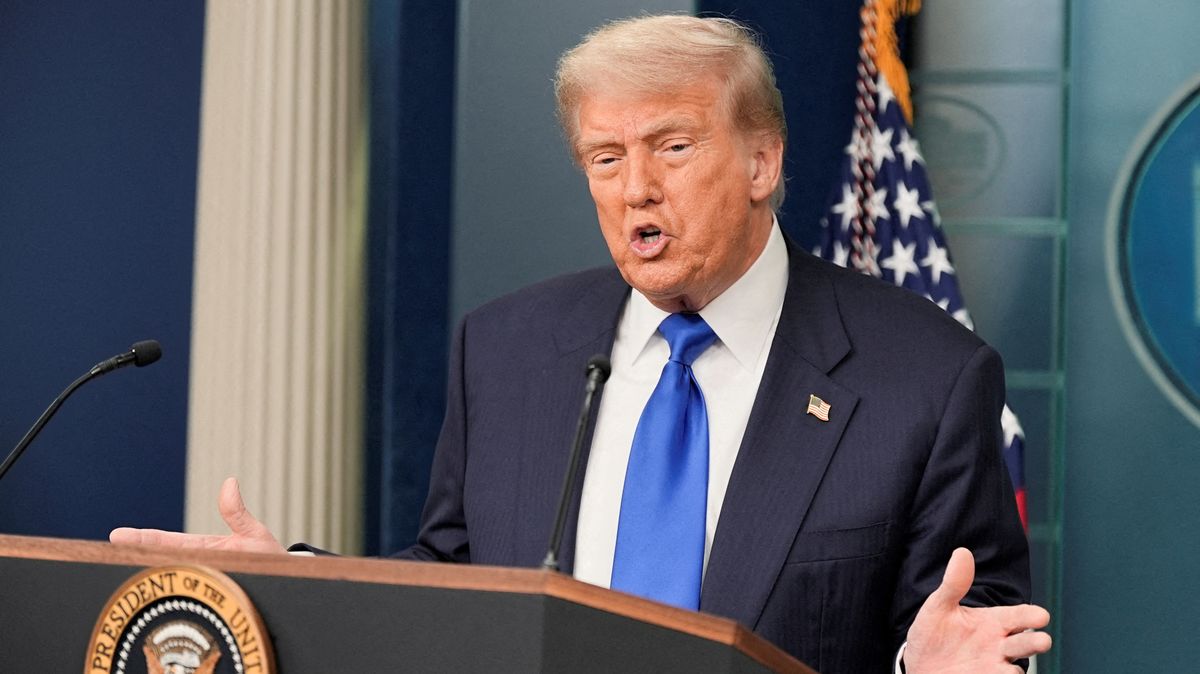 Trump kvůli povodním v Texasu ustoupil od plánu zrušit agentury pro přírodní katastrofy