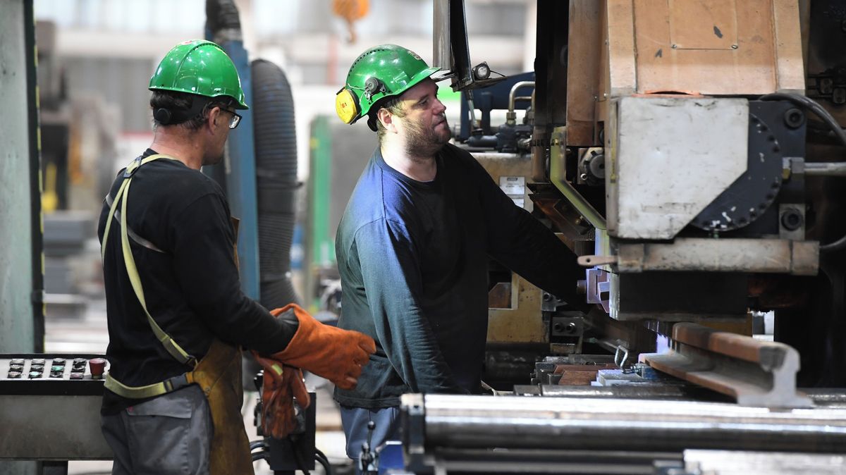 Firmy naléhají na vedení EU: Covid jste zvládli, teď zachraňte evropský průmysl