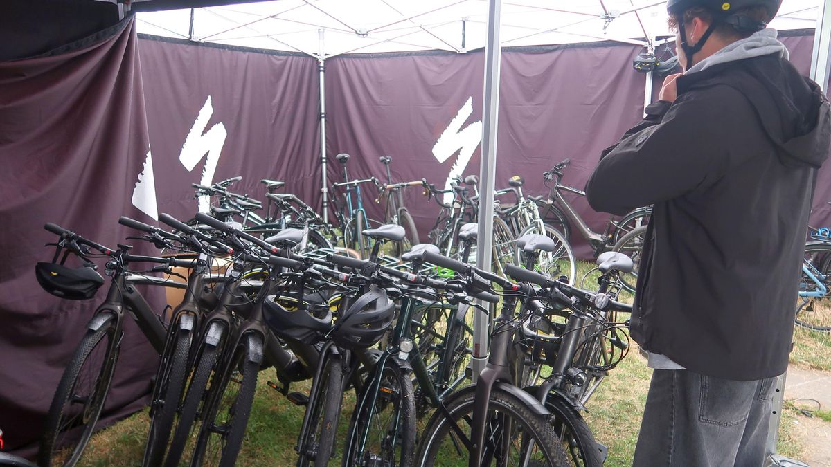 Sukně v řetězu, jinak to návštěvníkům festivalu šlapalo