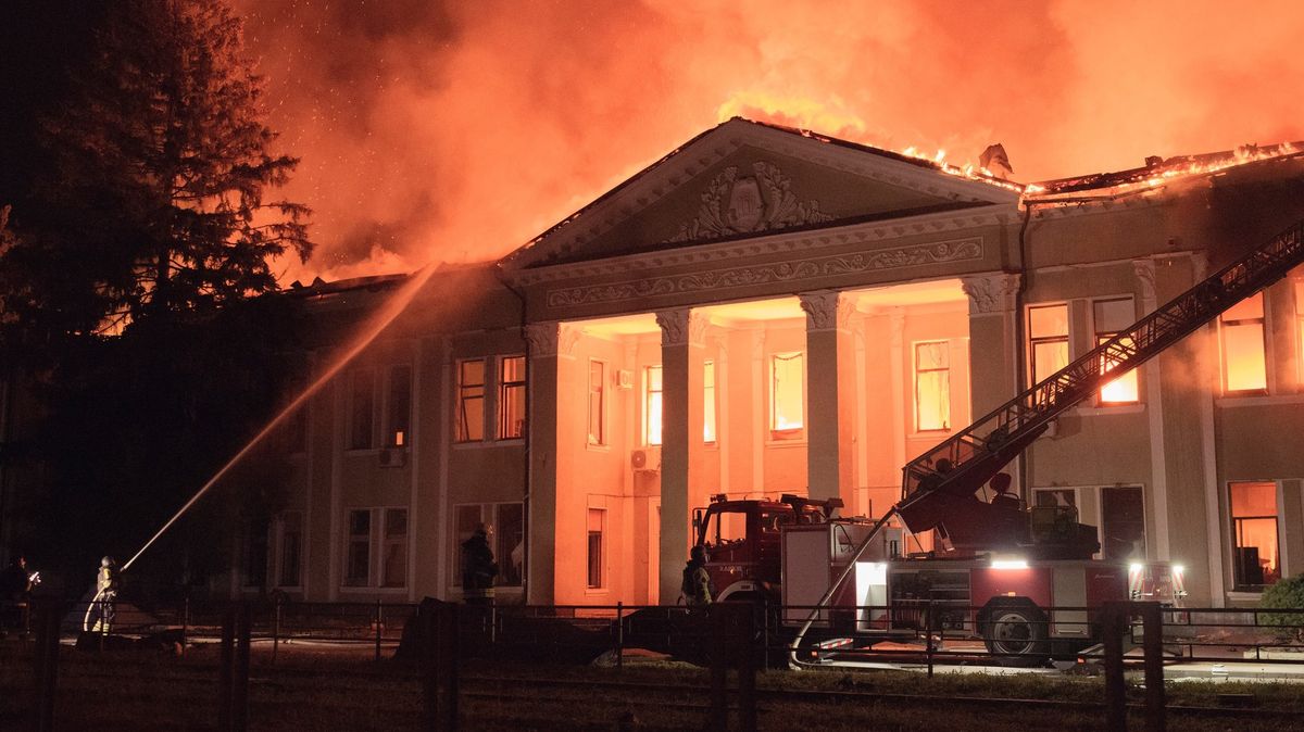 Při ruských vzdušných úderech na Ukrajinu zahynuli nejméně dva lidé