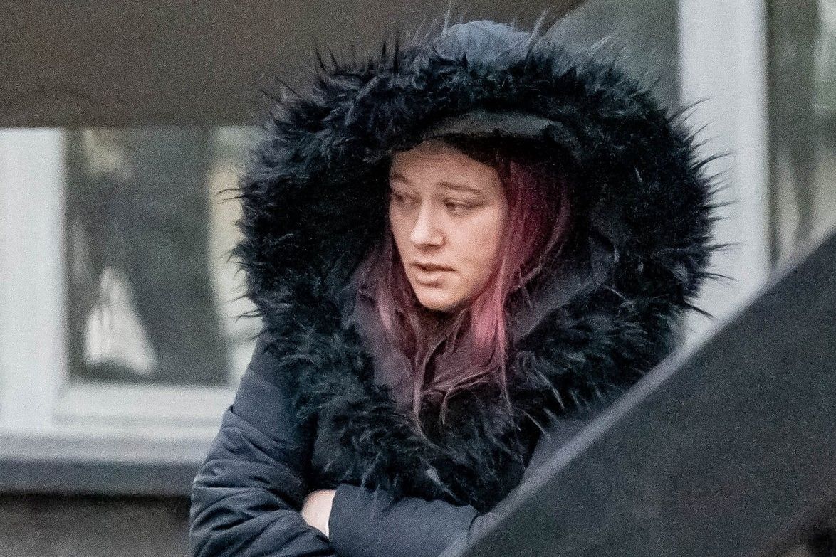 Angličanka třásla čtyřměsíční dcerou, až dítě zemřelo. Odsedí si patnáct let