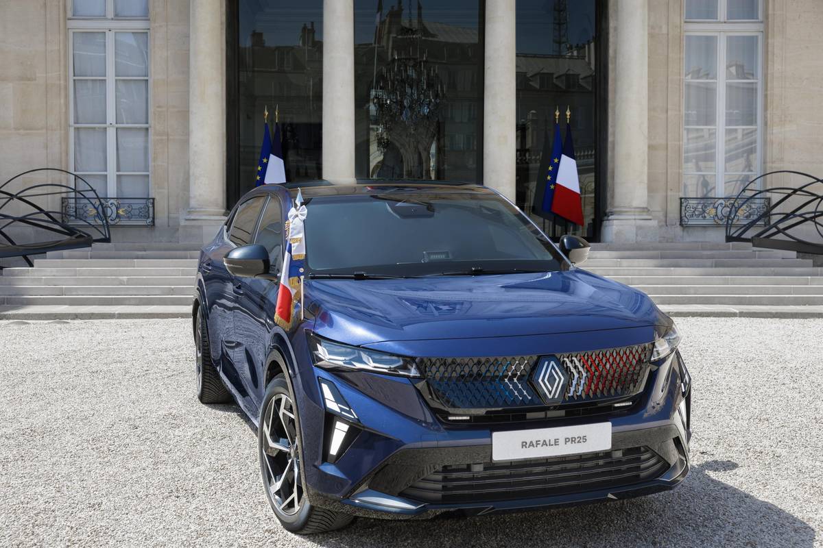 Nový francouzský prezidentský speciál vychází z plug-in hybridního SUV o výkonu 300 koní.