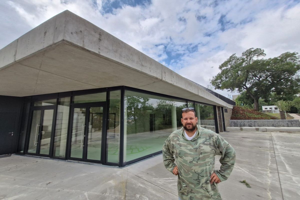 Pražský Vítkov prošel zásadní rekonstrukcí. Návštěvníky nově zchladí gejzír a mlžítka