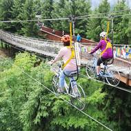 SkyBike vede podél stejně dlouhého himálajského chodníku. 