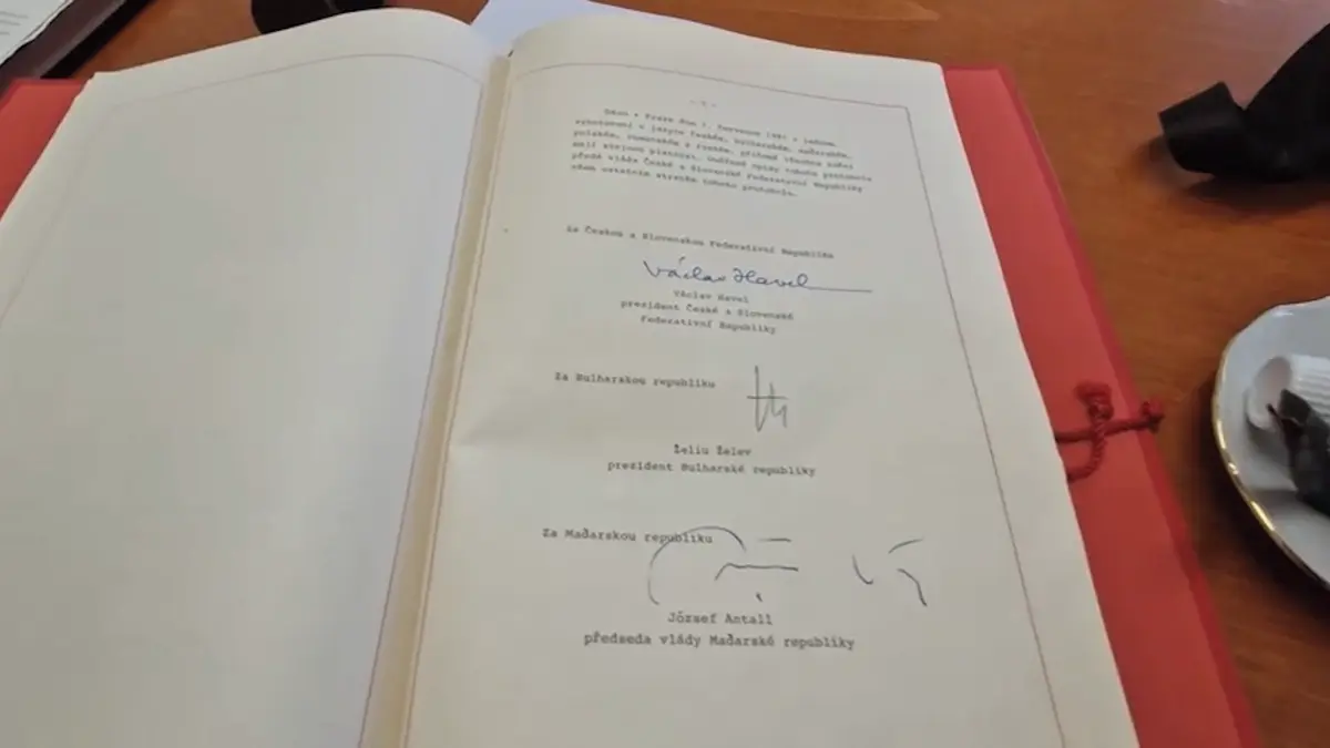 Archiv ministerstva zahraničí odhalil dokumenty k rozpadu Varšavské smlouvy - Novinky
