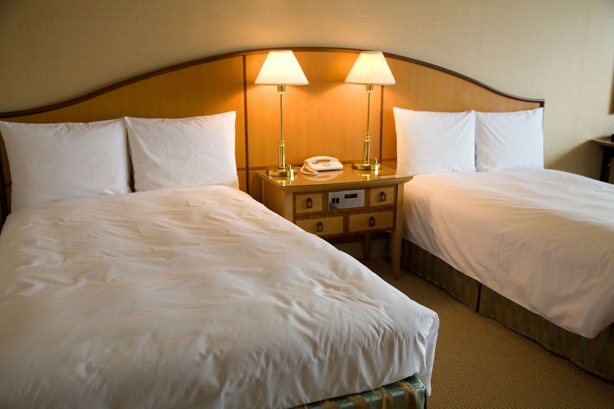 Japonec si zarezervoval a zrušil 580 pokojů, hotelu způsobil milionové škody