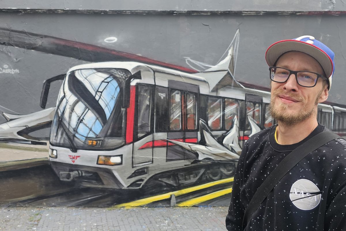 Dřív jsem metro sprejoval, dnes ho maluji na zdech, říká streetartový umělec Caer8th