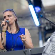 Alternativní písničkářka Kvietah, nostitelka Ceny Anděl za objev roku.