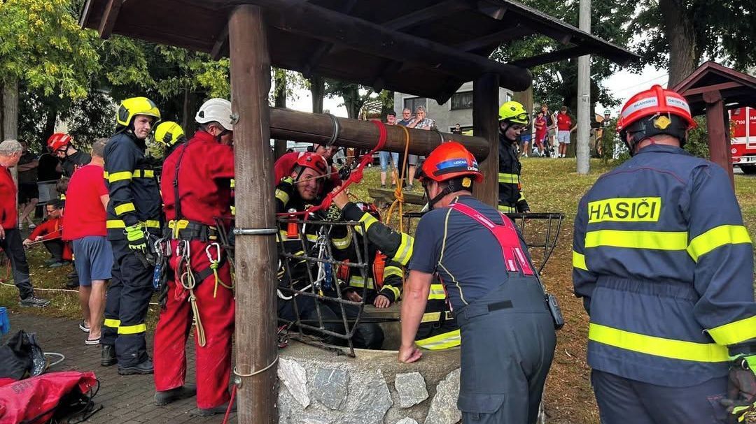 Prudká bouřka uvěznila turisty v podzemí Moravského krasu