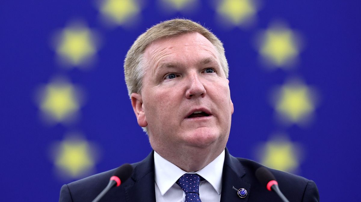 Nebezpečné dudlíky, toxické oblečení. Eurokomisaře šokovalo zboží ze Sheinu a Temu